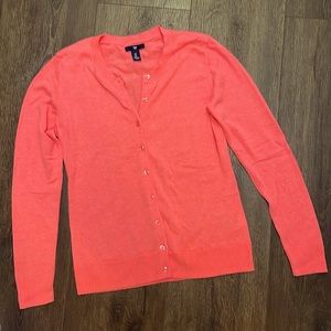 Gap  🌺3/$10 in bundle🌺 cardigan sweater. EUC.